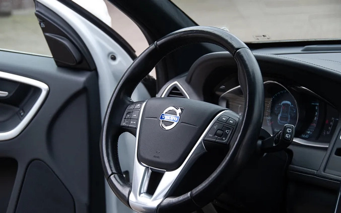 Volvo XC 60 cena 77900 przebieg: 181000, rok produkcji 2016 z Świątniki Górne małe 781